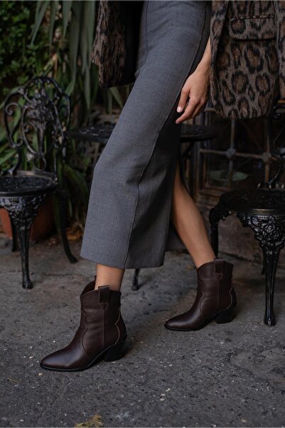 Madamra Hnědé dámské kovbojské boty na podpatku a vyšívané z pravé kůže