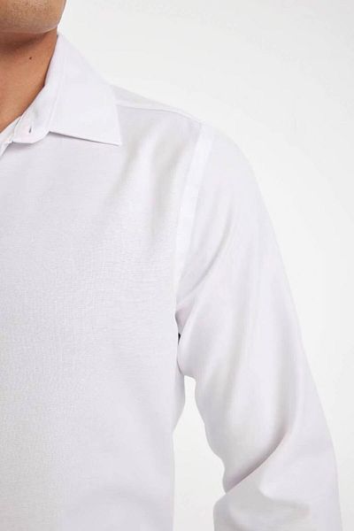 DeFacto Slim Fit Slim Fit Oxford geknöpftes, einfarbiges Langarmhemd aus Baumwollmischung R4340az24au