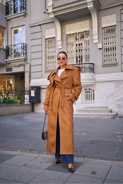 Askı Nişantaşı Design-Trenchcoat aus Wildleder – hellbraun mit Gürtel
