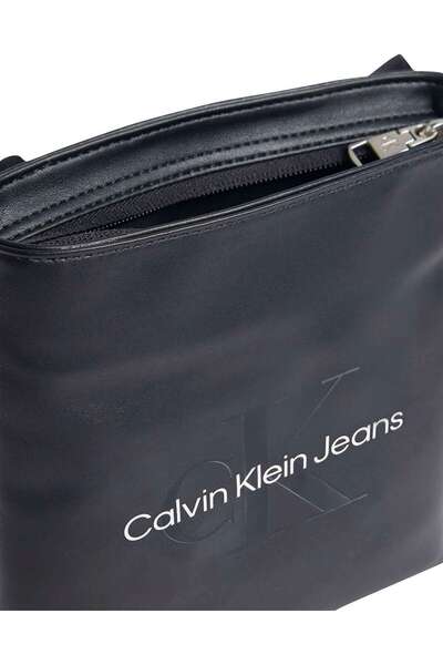 Calvin Klein MONOGRAM SOFT FLATPACK18