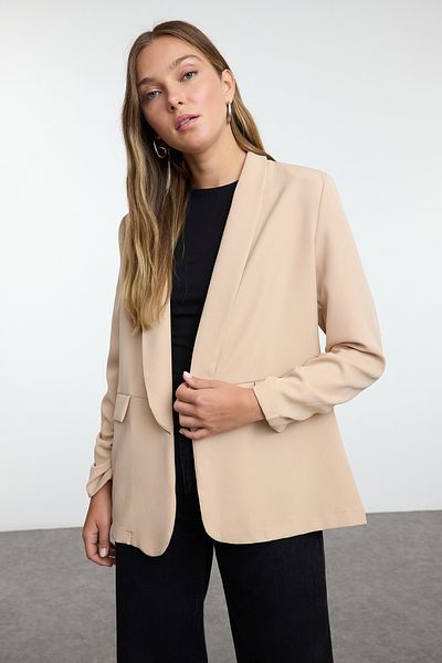 Trendyol Collection Beigefarbene, gewebte Blazerjacke mit normaler/regularer Passform und Schalkragen TWOAW25BC00022