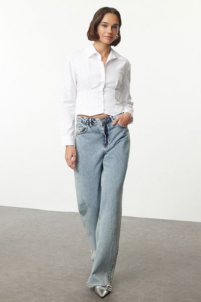 Trendyol Collection Fehér, derékhoz illeszkedő, szőtt ing TWOAW25GO00075