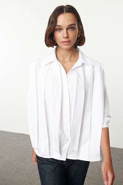 Trendyol Collection Oversize White Woven Shirt - Pleat Detail, Wide Fit TWOAW25GO00073