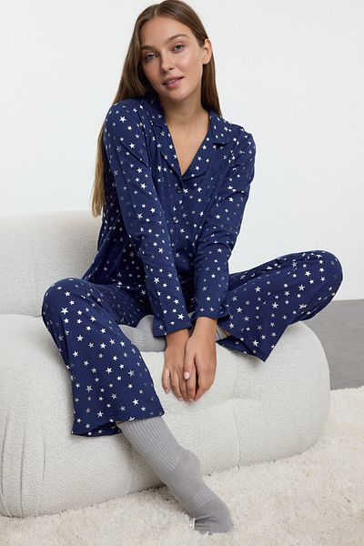 Trendyol Collection Farak csillagmintás 100% pamut sötétkék pizsama szett - THMAW25PT00126