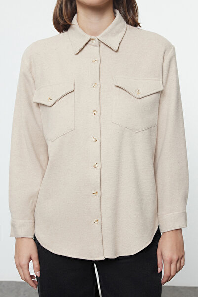Trendyol Collection Oversize bézs pecsétes szőtt ing - széles szabású Twoaw25go00096