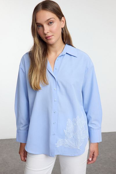 Trendyol Collection Hellblaues besticktes Oversize-Shirt - Wide Fit Woven Skirt Twoaw25go00090