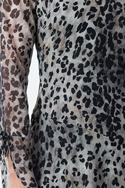 Trendyol Collection Minišaty Leopard Print Flounce – vícebarevné, zimní, tkané Twoaw25El00381