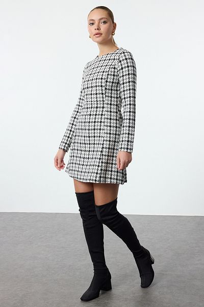 Trendyol Collection A-line mini kostkované šaty - černé kostkované tkané, Twoaw25el00547