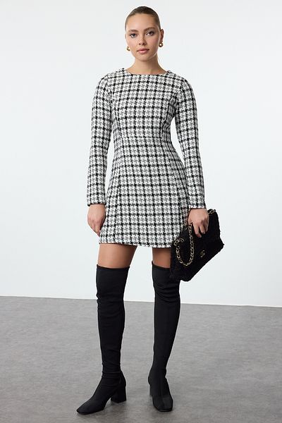 Trendyol Collection A-line mini kostkované šaty - černé kostkované tkané, Twoaw25el00547