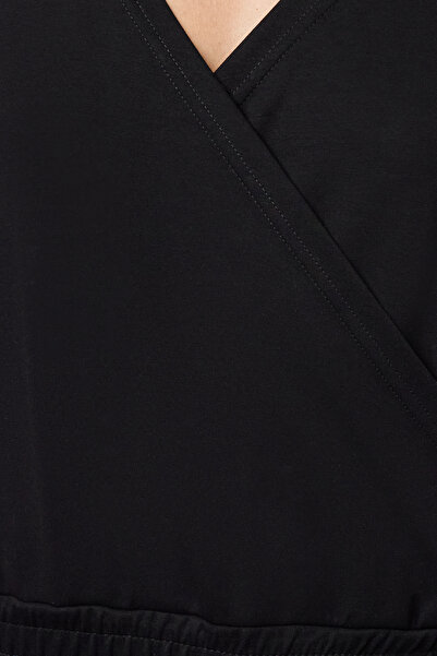 Trendyol Collection Μαύρο πλεκτό φούτερ με ελαστική κουκούλα - κανονική εφαρμογή Twoaw25sw00167