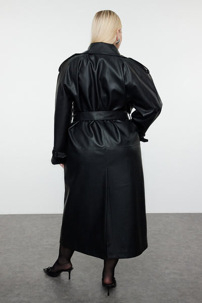 Trendyol Curve Μαύρη καμπαρντίνα Maxi από συνθετικό δέρμα Plus Size - κανονική εφαρμογή TBBAW25BM00000