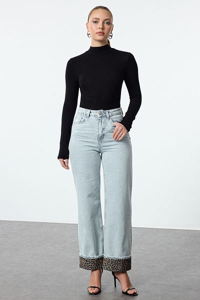 Trendyol Collection Blugi cu talie înaltă cu imprimeu leopard cu picioare largi - albastru deschis cu picior pliat TWOAW25JE00323