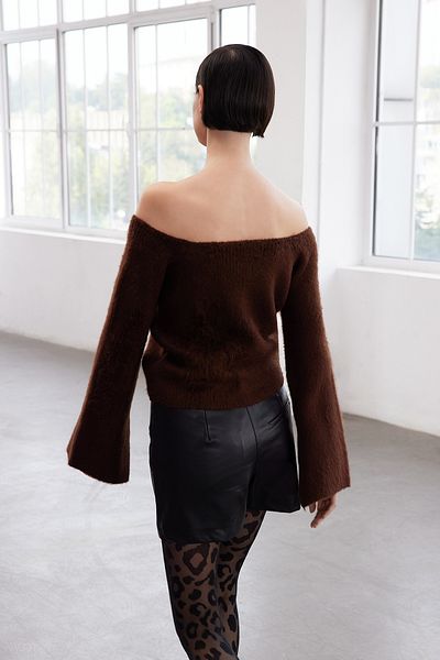 Trendyol Collection Limitovaná edice Hnědého měkkého pleteného svetru - Boat Neck Twoaw25kz00317
