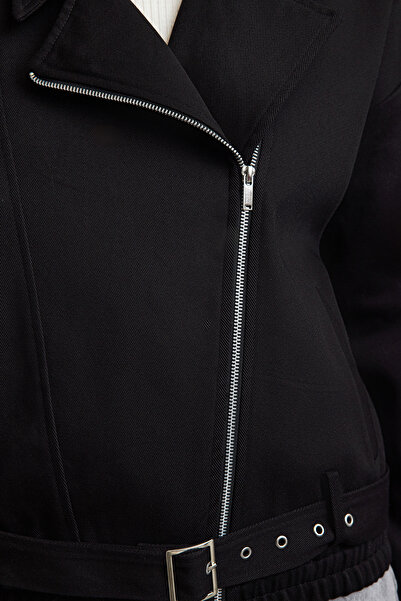 Trendyol Collection Gabardine Biker Slim Jacket Coat - Černý oversize s páskem TWOAW25MO00121