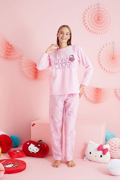 Siyah İnci Hello Kitty Fleece Ροζ Κεντητό Σετ Πυτζάμες με λαιμόκοψη HK318