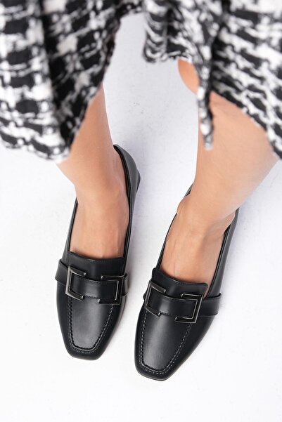 Mio Gusto Betty Damen-Schuhe mit kurzem Absatz und stumpfer Zehenpartie in Schwarz mit Schnallenzubehör