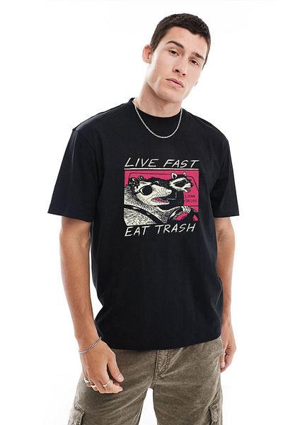 Tee&more. Live Fast Eat Trash Printed Unisex Premium T-Shirt - Regular Fit