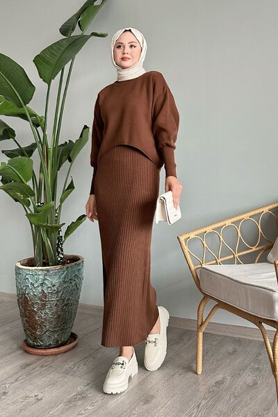 InStyle Súprava úpletu s horkou hnedou balónikovým rukávom - Oblečená