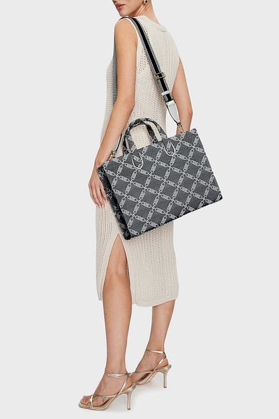 Michael Kors Taška s logom – s odnímateľným predlžovacím popruhom, model 30S4G3GT3J012
