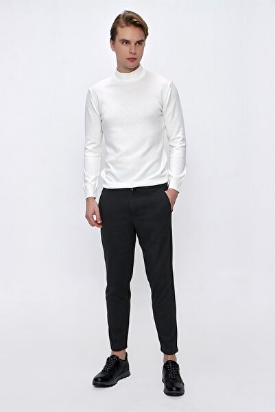 Morven Basic Dinamik Fit Rahat Kesim Yarım Balıkçı Yaka Triko Kazak