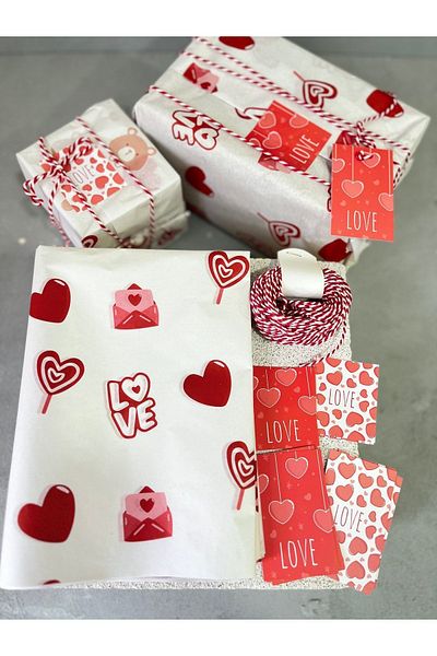 Meyofficial Red heart patterned love written package with kit (pelur card stickers binding rope)