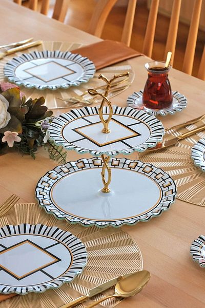 Glore Prestige Glass - Cookie Holder Feature