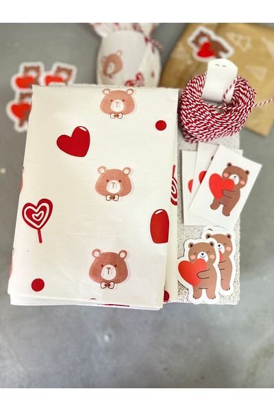 Meyofficial Heart and Teddy Bear Themed Gift Packing Kit (pelur card stickers and binding rope)