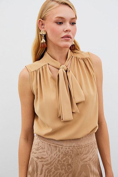 Sateen Scarf Sleeveless Blouse - Camel