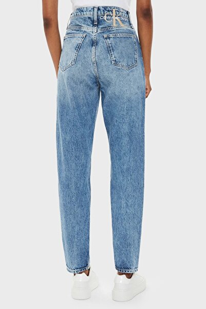 Calvin Klein Sert Pamuklu Yüksek Bel Mom Jeans J20J2236551A4  KOT PANTOLON J20J223655 1A4