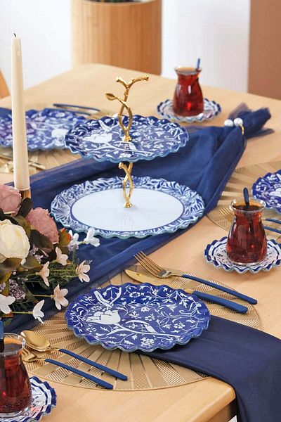 Glore Bluebloom Glass - Cookie Holder Feature