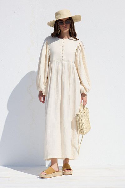 Manuka Ecrufarbenes Musselin-Kleid – plissierte Details