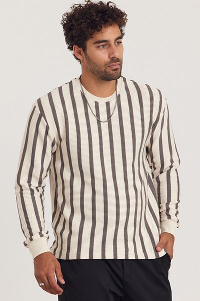 MADZEYMODA Мъжки пуловер с кръгло деколте на кафяви райета - Нов сезон Mz32020