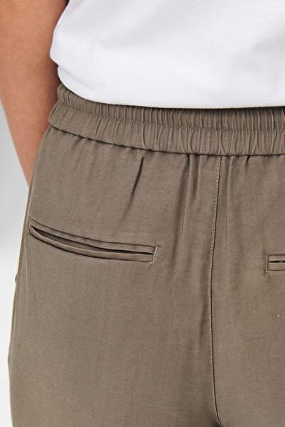 ONLY Панталон Onlkelda с джоб и стандартна кройка - ПАНТАЛОНИ 15203946