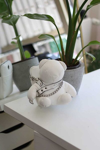 Moom Bag Geantă pentru telefon cu curea groasă de lanț pentru mascota ursuleț alb pentru femei