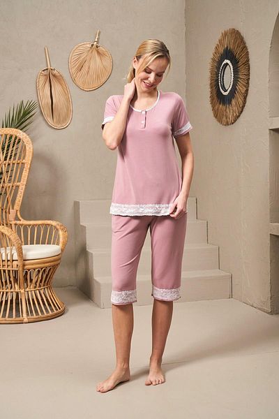 PJS 25127 Costum Capri cu mâneci scurte din dantelă cu plăcuță