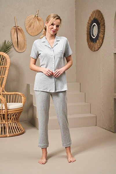 PJS 25136 Жіночий піжамний комплект з коротким рукавом та коміром на ґудзиках
