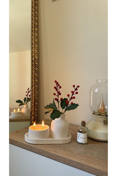 MG Design White Color Special Design Scented Candle and Vase Accessory Set