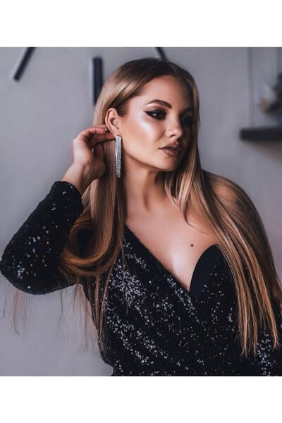 Gözde Kazan Gümüş Renk Zirkon Taşlı Sallantılı Şık Küpe