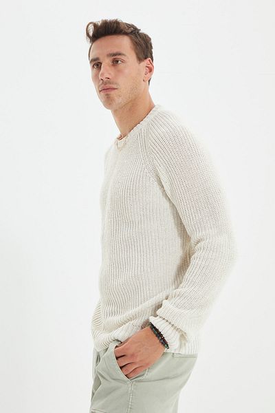 Trendyol Collection Strickpullover aus weißer Wolle mit Rundhalsausschnitt und Raglanärmeln TMNAW20KZ1451