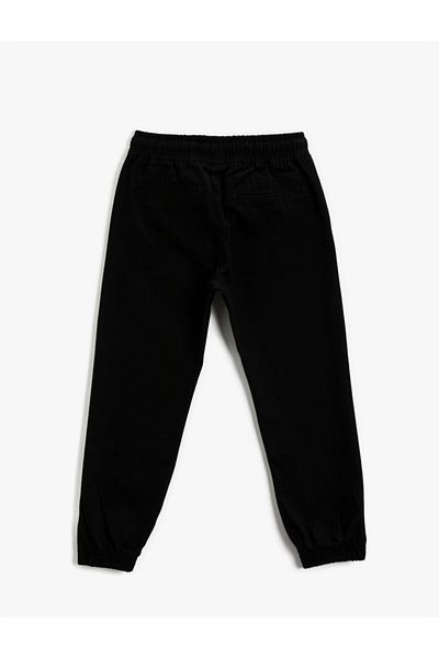 Koton Pantaloni de trening pentru băieți - Design confortabil și elegant