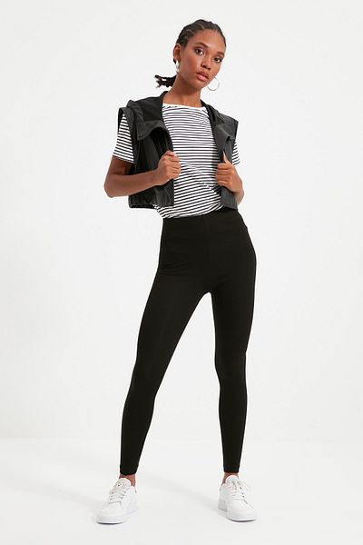 Trendyol Collection Чорні еластичні легінси з високою талією TWOAW20TA0079