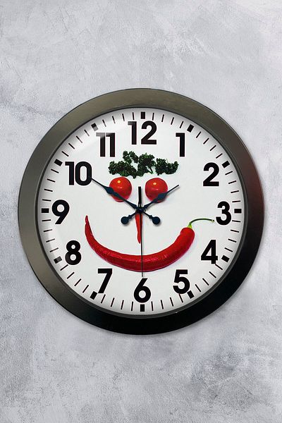 Kasva Concept Gift 36 cm Black Metal Kitchen Wall Clock