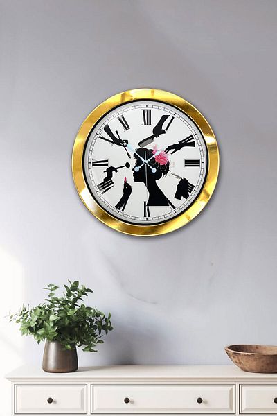 Kasva Concept Gift 36 cm Gold Metal Hairdresser Wall Clock