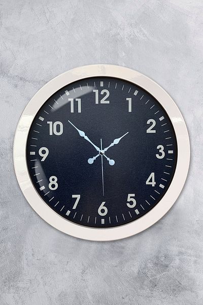 Kasva Concept Gift 36 cm White Metal Note Wall Clock