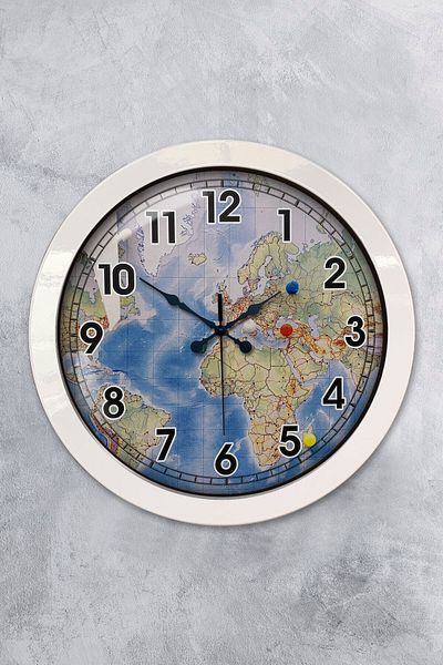 Kasva Concept Gift 36 cm White Metal Map Wall Clock