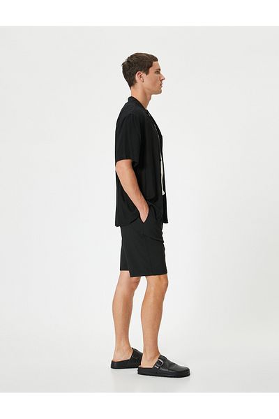 Koton Chino Slim Fit šortky - šněrovací pas a detail kapsy