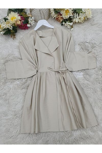 Modamorfo Beżowe kimono z koronką po bokach i rozcięciem na rękawach