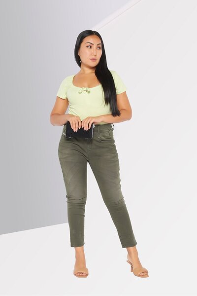 Diesel Women D-Fayza Boyfriend Fit Plain Stretchable Denim Jeans, Olive