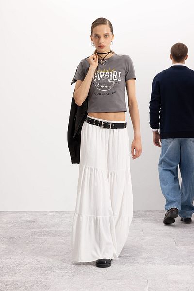 DeFacto Cool Fitted Body-Sitting Crew T-Shirt Tričko s krátkým rukávem Crop 3166468