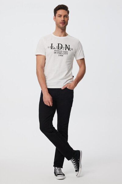 Lee Cooper بنطلون جاجر ذو خصر عادي وقصة ضيقة وقصة مستقيمة للرجال باللون الأسود